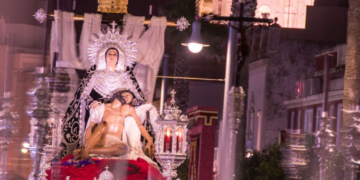 Recordando la Semana Santa de 2013 (VIII) … Caridad por Fernando Fossati Aragón