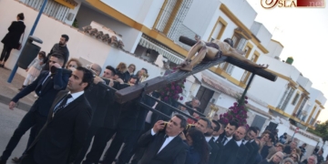 El Cristo del Perdón presidió el Vía-Crucis por las calles del barrio de la Casería