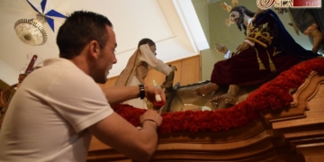 En La Salle se ultiman los preparativos para la salida mañana de Cristo Rey