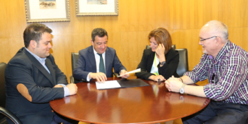 El Alcalde firma un convenio de colaboración con la Sociedad Filarmónica de San Fernando
