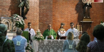 Los cofrades de Medinaceli celebraron junto a las Capuchinas la festividad de San Francisco