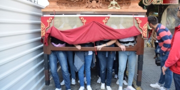 La solución al paso por el Ayuntamiento podría ser una plataforma que salve el desnivel