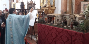 Bendecido el Belén tradicional de la Hermandad del Santo Entierro en el Carmen