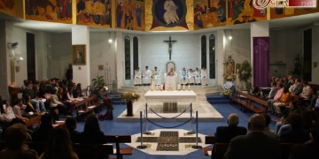 Monseñor Zornoza celebró la Vigilia de la Inmaculada junto a los jóvenes en San José Artesano
