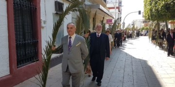 La procesión de palmas anuncia la llegada de una nueva Semana Santa a La Isla