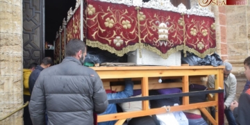 El traslado del paso de la Virgen de los Dolores el primero de un descafeinado ‘lunes de traslados’