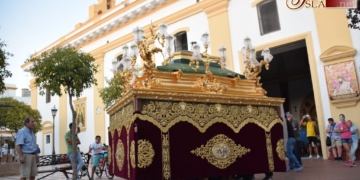 Los costaleros de la Pastora trasladaron el paso a la espera de un nuevo 15 de agosto