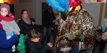 Los Reyes Magos visitaron a los jóvenes cofrades de la hermandad de Columna