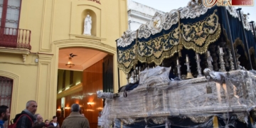 El paso de palio de la Virgen de la Estrella ya aguarda en la capilla de La Salle