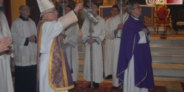 El Obispo de Gibraltar presidió el cuarto día del Quinario a Jesús Nazareno