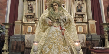 La Esperanza del Amor gaditana en besamano hoy como previa a su restauración
