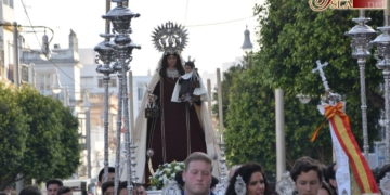 La Virgen del Carmen regresó a su templo tras una semana en la Iglesia Mayor