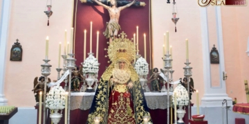 Un Besamano conmemora los 75 años de la hechura de la Virgen de la Victoria de Cádiz