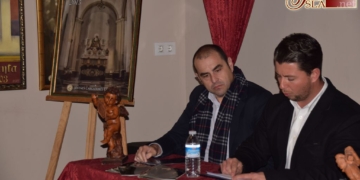 Guillermo Zuaza hizo en una larga trepá la presentación del ‘Botijo Cofradiero’ de la JCC