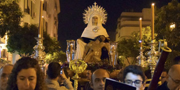 Los Titulares de la Caridad presidieron el Vía-Crucis extraordinario por el 75 aniversario