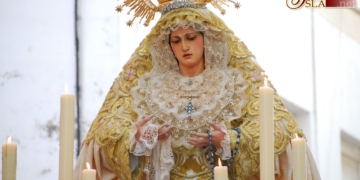 La Virgen de las Lágrimas recorrió su barrio en un devoto Rosario de la Aurora