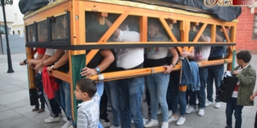 La cuadrilla de hermanos cargadores de Santa Elena se prepara para una nueva salida