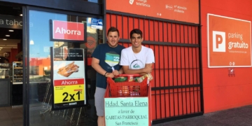 Los hermanos de Santa Elena recogen hoy víveres para los más necesitados de Cáritas