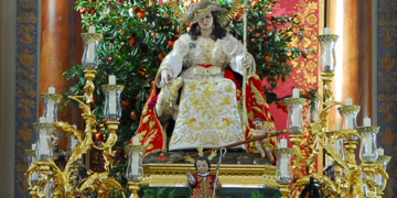La Divina Pastora, ya en su paso, espera con la celebración del Triduo la llegada de un nuevo 15 de agosto