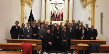 Respaldo de los cofrades en la misa de acción de gracias por la reapertura de la capilla del Cristo