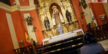 La Virgen del Carmen vuelve a su capilla tras los trabajos de mantenimiento y mejora