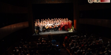 Rotundo éxito de la gala benéfica del II certamen de coros en el Teatro de Las Cortes