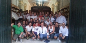 El paso de misterio de Vera-Cruz fue trasladado a la casa de hermandad de Tres Caídas