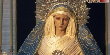 La Virgen del Dulce Nombre en Besamano en el primer aniversario de su bendición