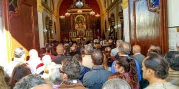 Multitudinario último adiós de los cofrades isleños a Alfonso Berraquero García