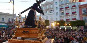 Jesús Nazareno volvió a llenar de fervor y devoción las calles del centro en su Vía-Crucis