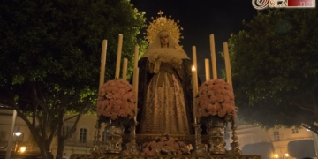 Un extraordinario rosario de antorchas con la Virgen de las Lágrimas por el 125 aniversario