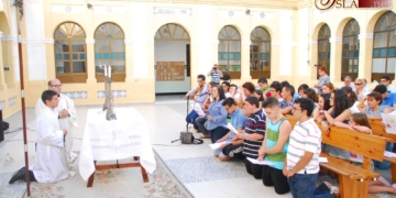 Los jóvenes se reúnen en La Salle para celebrar una Vigila de oración como antesala del Corpus