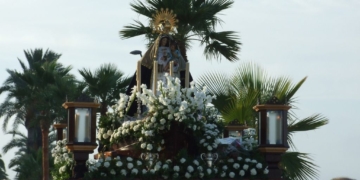 La Virgen del Carmen de Puntales procesionó acompañada de los sones de San José Artesano