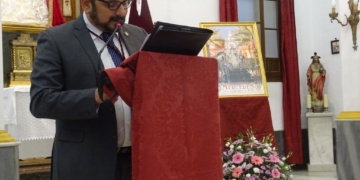 José Antonio Faiña presentó el cartel que anuncia la procesión de la Virgen de las Mercedes