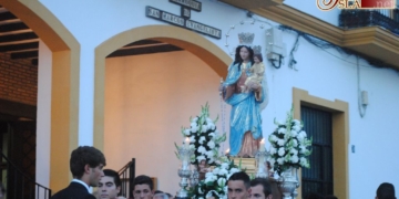 La Auxiliadora de San Marcos recorrió su feligresía en rosario de antorchas