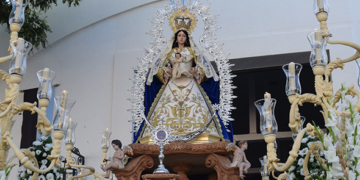 Jornada de estrenos y júbilo en la Bazán junto a la Reina de los Ángeles
