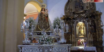 Turnos de guadia y cultos mensuales durante la estancia del Carmen en la Iglesia Mayor