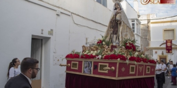 La procesión civil de la Patrona del Mar: algo más que niños que juegan a los pasitos