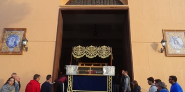 El paso de la Virgen de las Penas ya se encuentra en la Iglesia del barrio de la Ardila