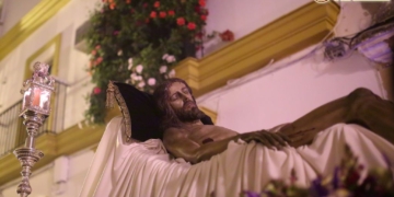 El Cristo de la Redención recorrió el viernes su feligresía en devoto Vía-Crucis