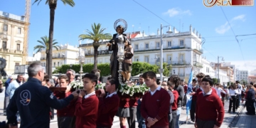 San Juan Bautista de La Salle recorrió la calle Real en su anual procesión