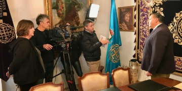 TVE graba un reportaje sobre el Nazareno y La Isla de cara a la retransmisión del 11 de marzo