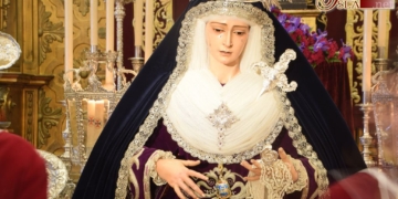 Domingo de Pasión 2016 (XIII) – Besamano a María Santísima de la Trinidad