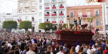 La Isla cofrade sale al encuentro del Señor de la Columna y la Virgen de las Lágrimas