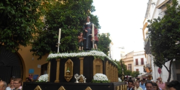 San Juan Bautista de La Salle procesionó por las calles de Jerez de la Frontera