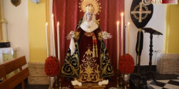 La Vera-Cruz celebra la festividad de los Dolores de la Virgen con el Besamano a su Titular