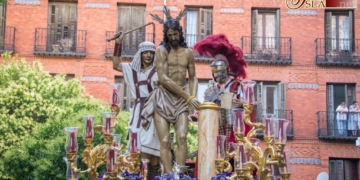 El Cristo del Perdón recorrió de forma extraordinaria las calles de Madrid