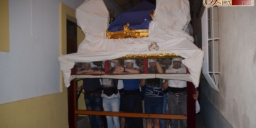 Los costaleros de la Divina Pastora comprobaron que el paso pasa por el Callejón de Ánimas