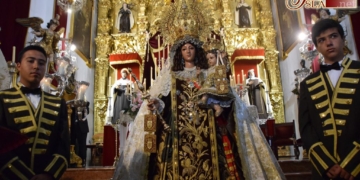 Función y Besamano como preludio de una tarde gloriosa junto a la Patrona