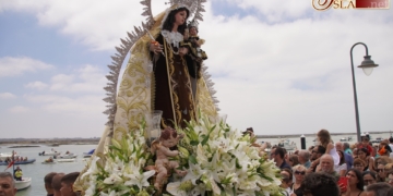 Misa, traslado y procesión marítima con la Virgen del Carmen de Gallineras